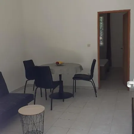 M&M'S Small Green Apartment Rovinj Exterior photo