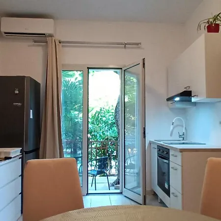 M&M'S Small Green Apartment Rovinj Exterior photo